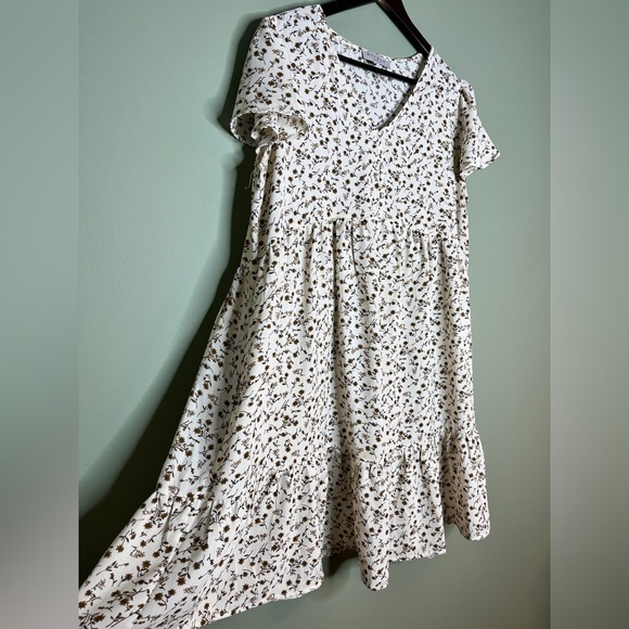 HAYDEN floral print dress. Size large. - Picture 4 of 7